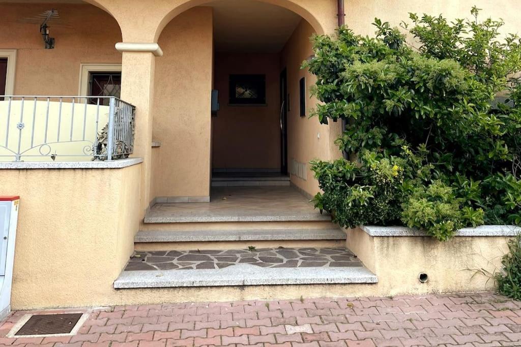 Looney Tunes Home Olbia Exteriör bild