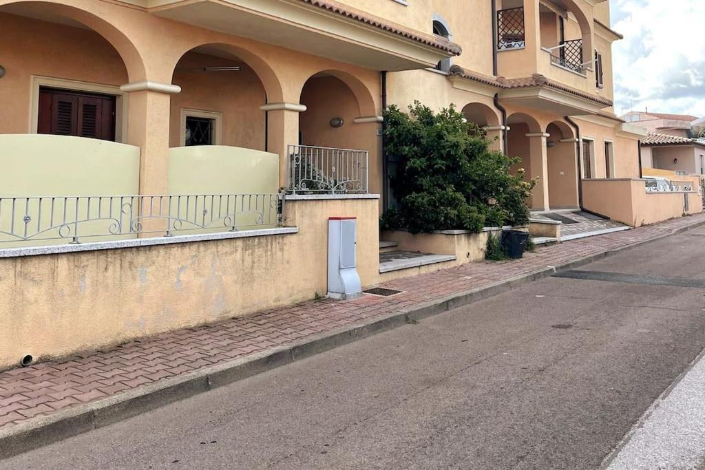 Looney Tunes Home Olbia Exteriör bild