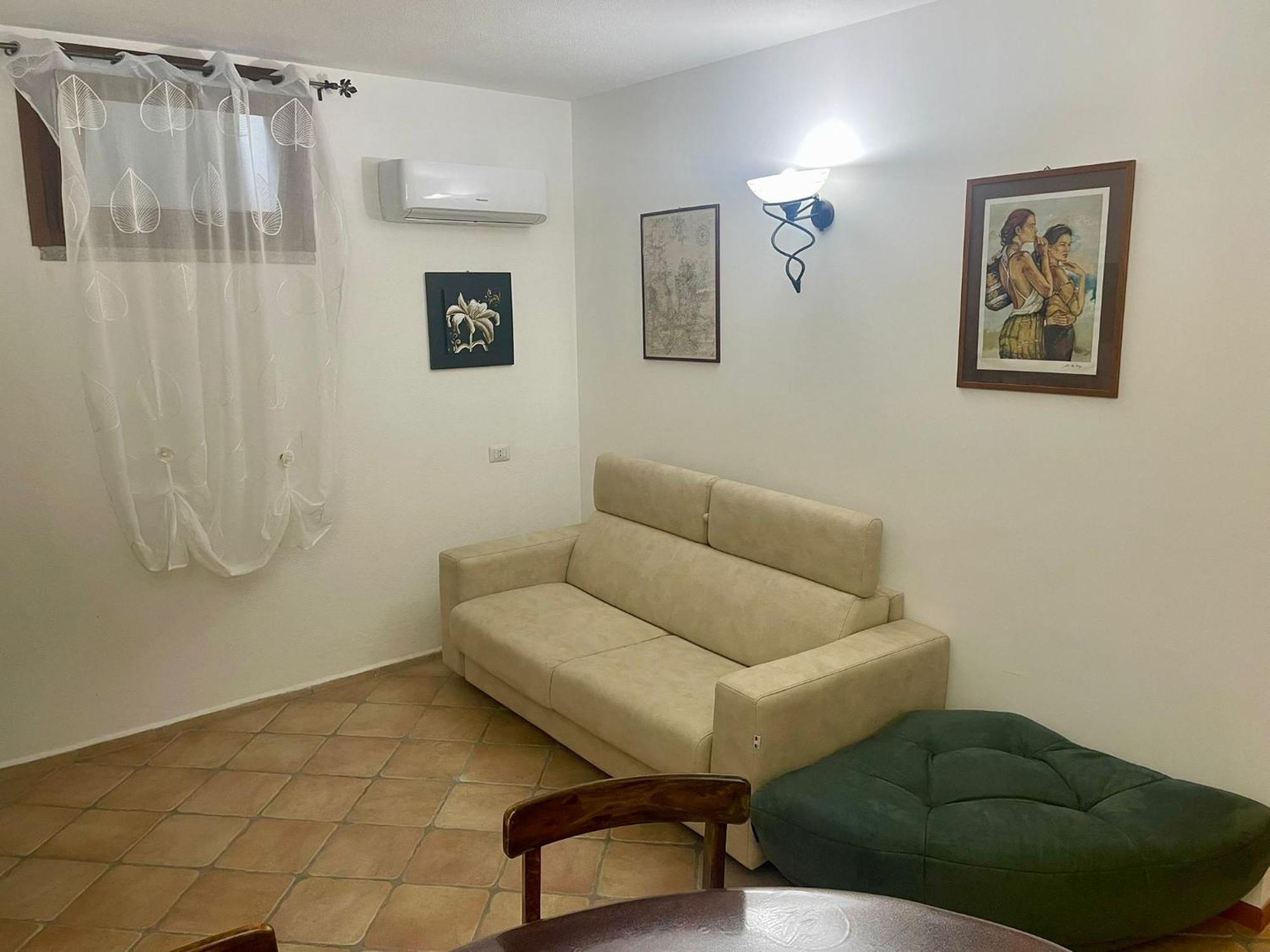 Looney Tunes Home Olbia Exteriör bild