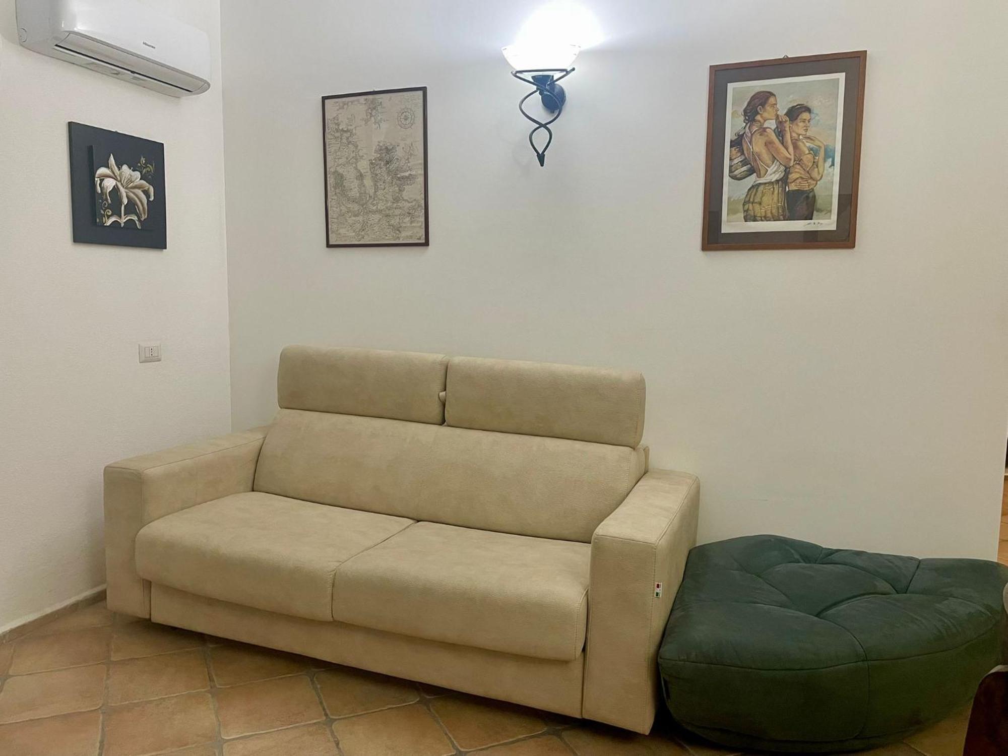 Looney Tunes Home Olbia Exteriör bild